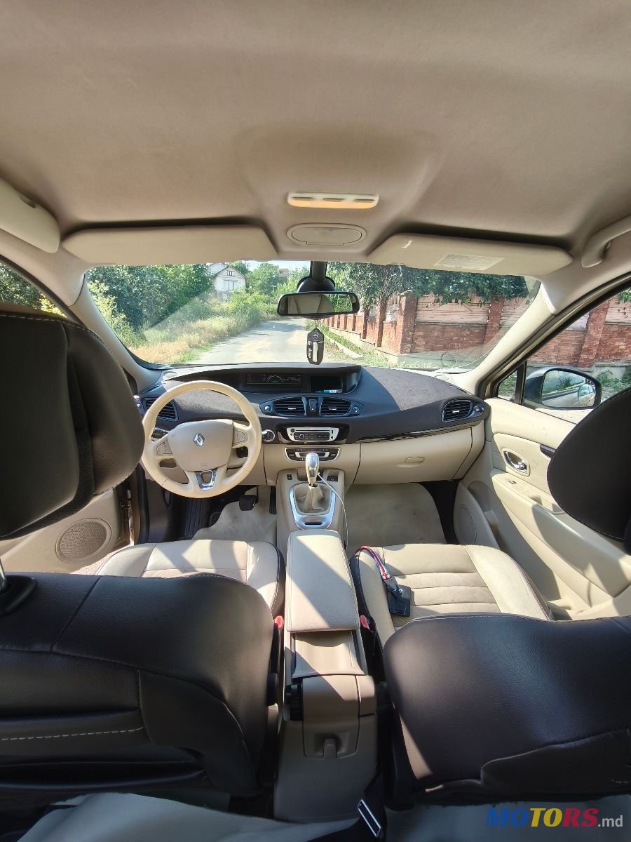 2014' Renault Grand Scenic photo #6