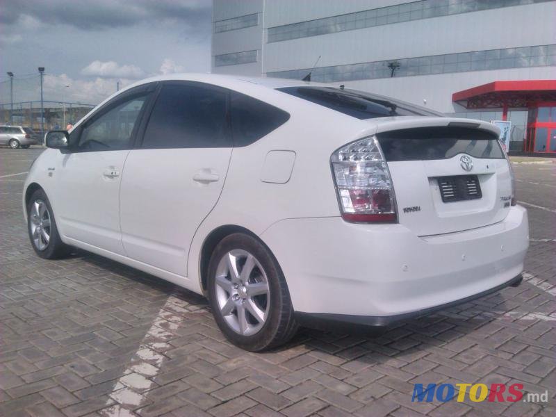 2008' Toyota Prius photo #2