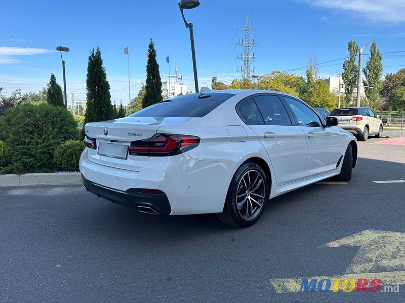 2021' BMW 5 Series photo #5