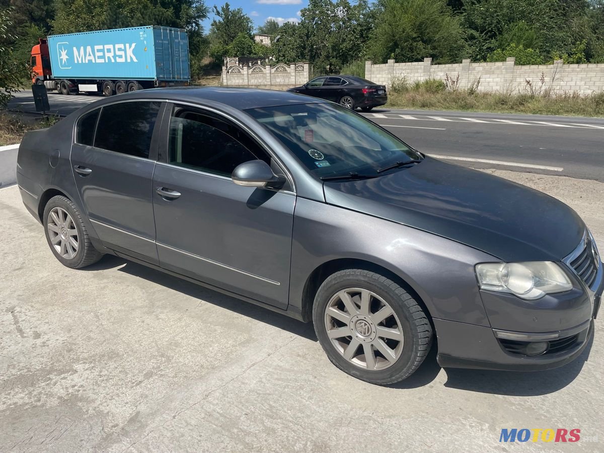 2009' Volkswagen Passat photo #4