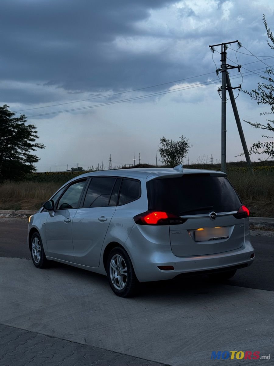 2016' Opel Zafira photo #3