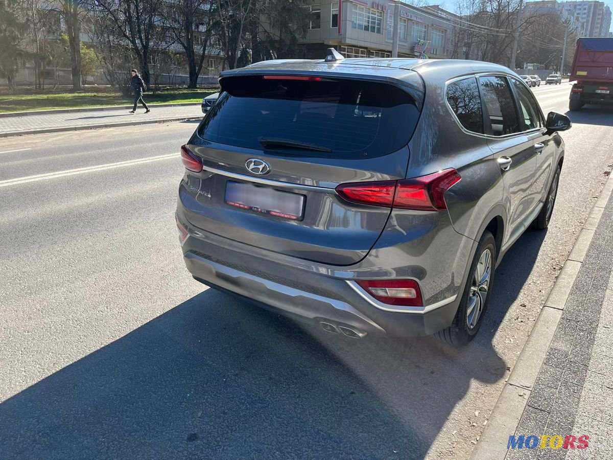 2020' Hyundai Santa Fe photo #3