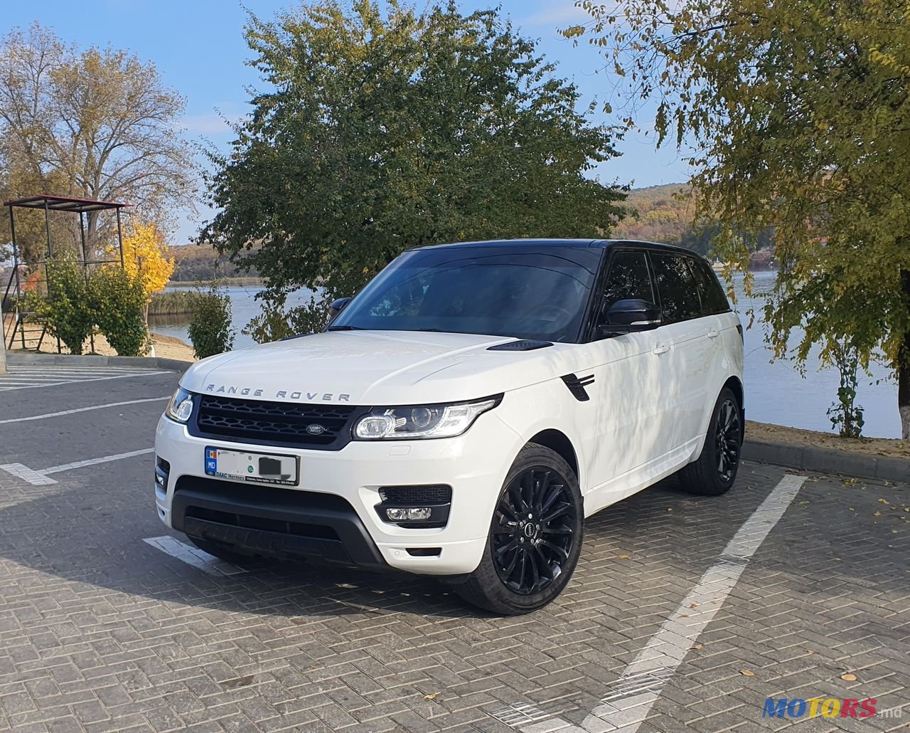 2013' Land Rover Range Rover Sport photo #1