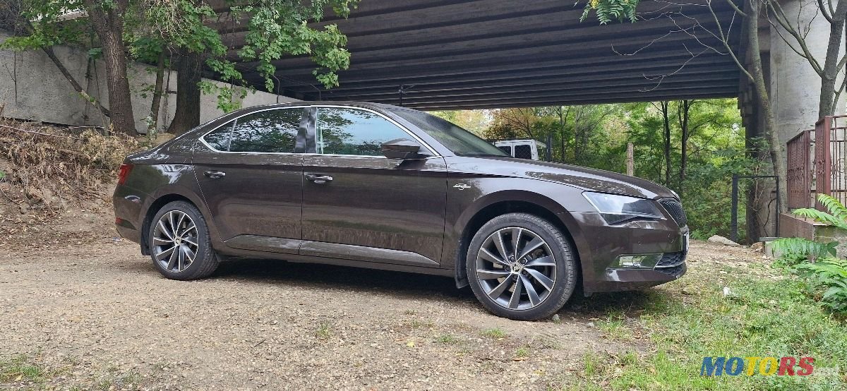 2016' Skoda Superb photo #3