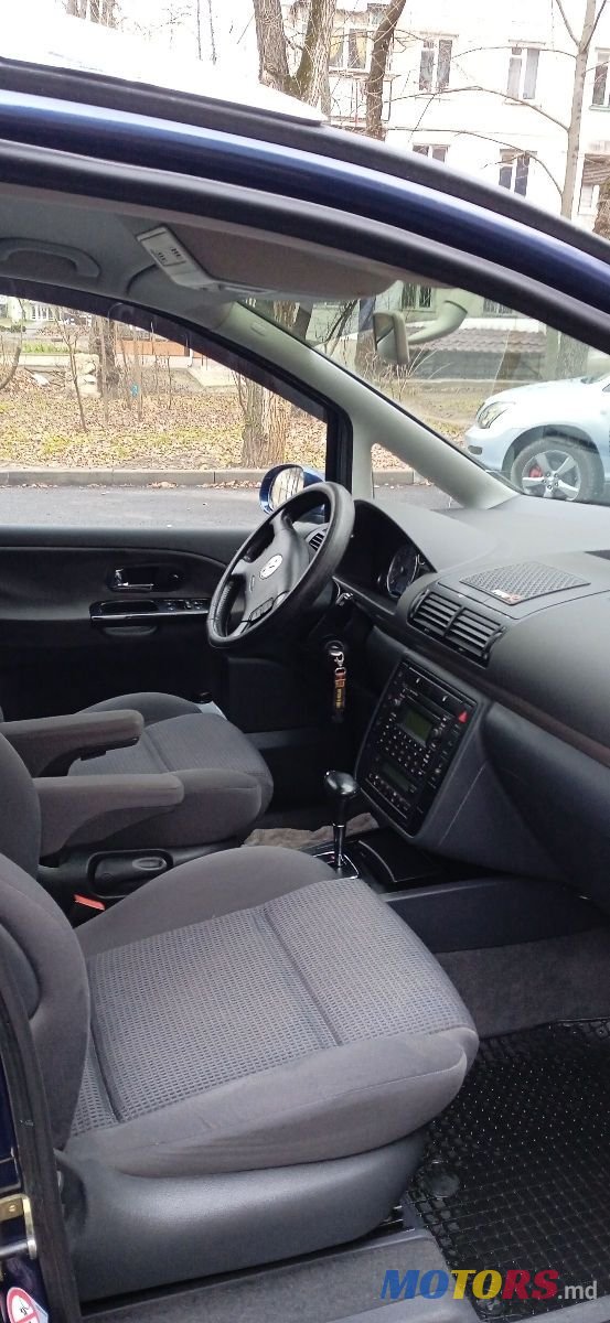 2005' Volkswagen Sharan photo #4