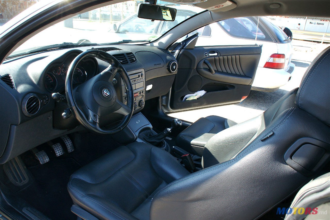 2009' Alfa Romeo GT photo #6