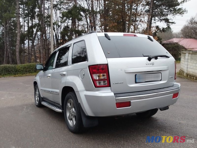 2005' Jeep Grand Cherokee photo #4