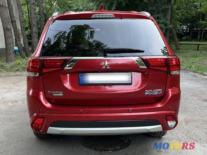 2016' Mitsubishi Outlander photo #4