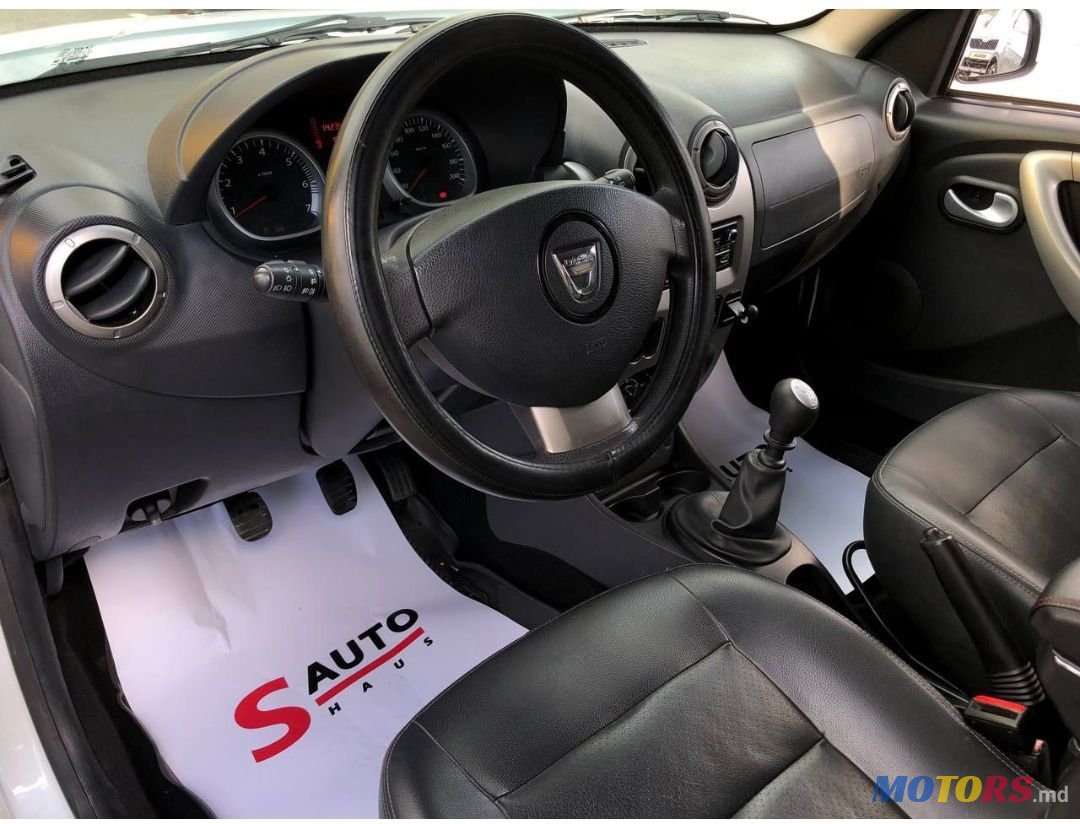 2014' Dacia Duster photo #4