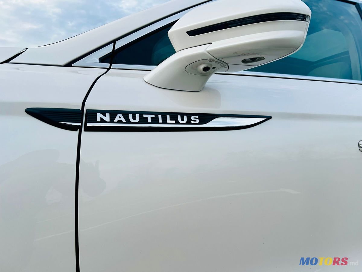 2019' Lincoln Nautilus photo #5
