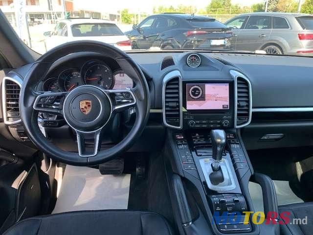 2018' Porsche Cayenne photo #5