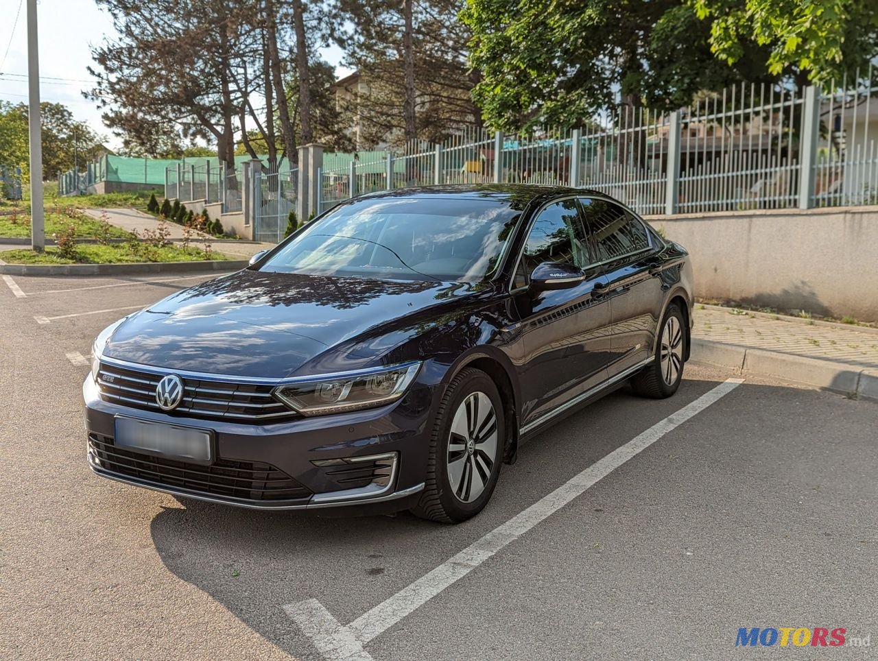 2016' Volkswagen Passat photo #1