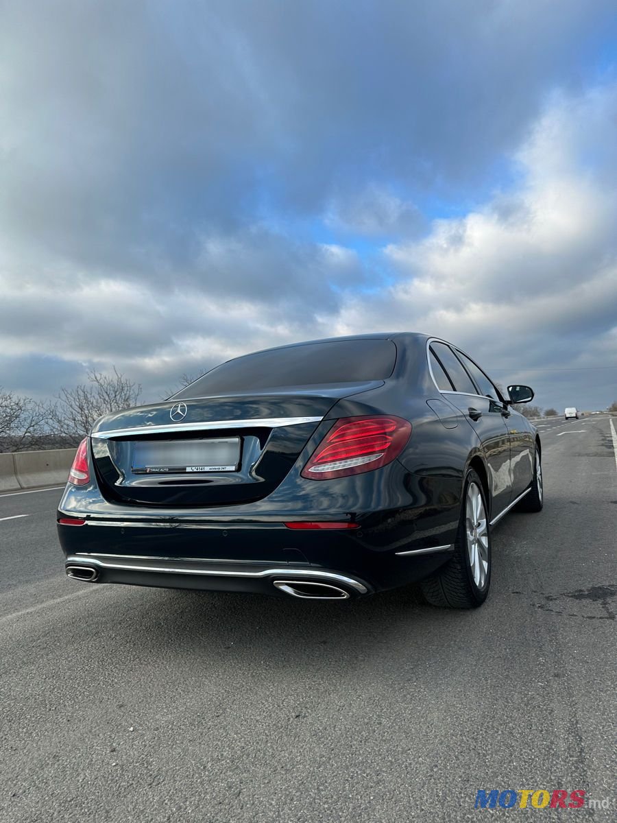 2017' Mercedes-Benz E-Class photo #6