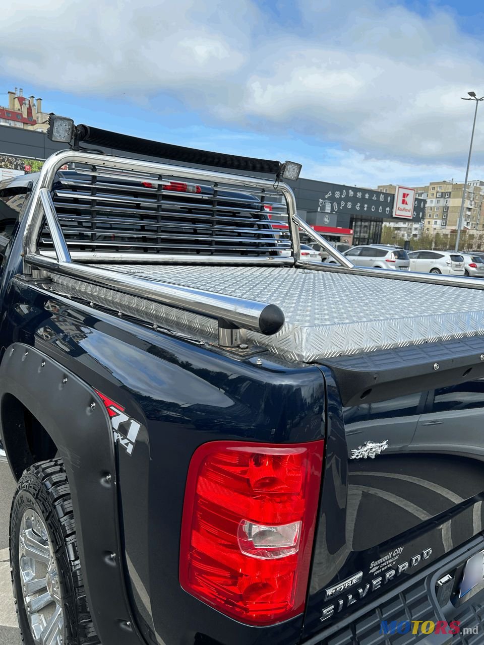 2008' Chevrolet Silverado photo #2