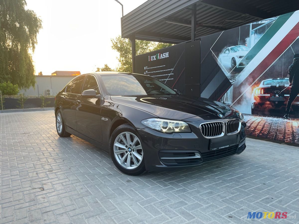 2016' BMW 5 Series photo #2