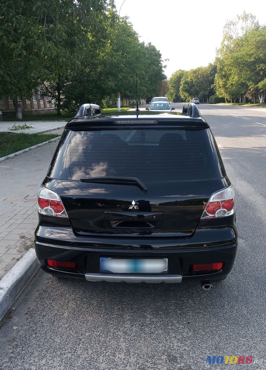2009' Mitsubishi Outlander photo #4