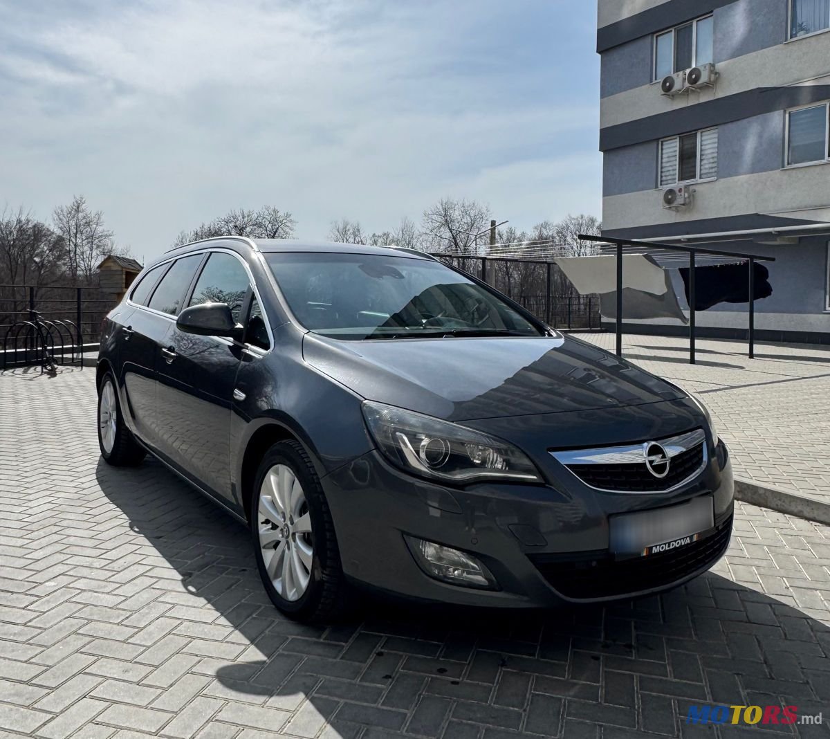 2011' Opel Astra photo #5