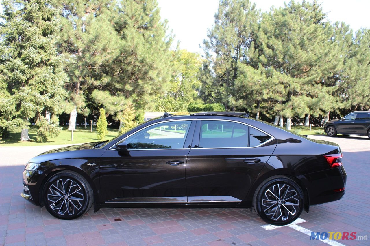 2019' Skoda Superb photo #4