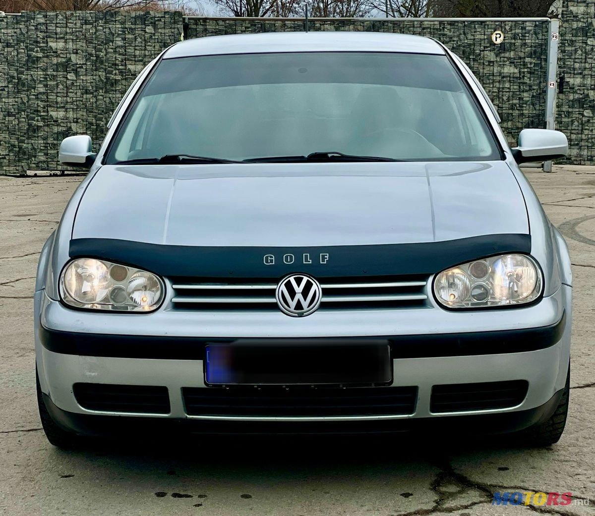 2002' Volkswagen Golf photo #1