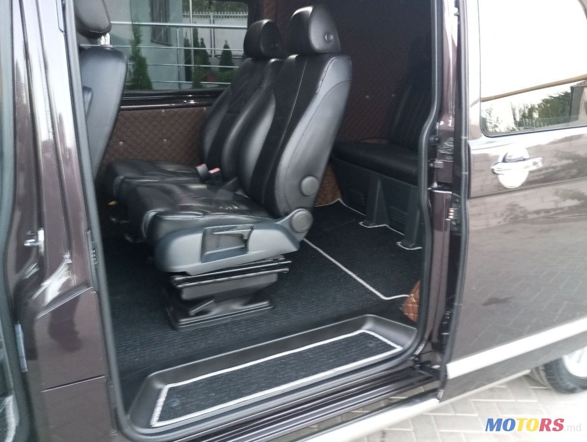 2014' Volkswagen Transporter photo #4