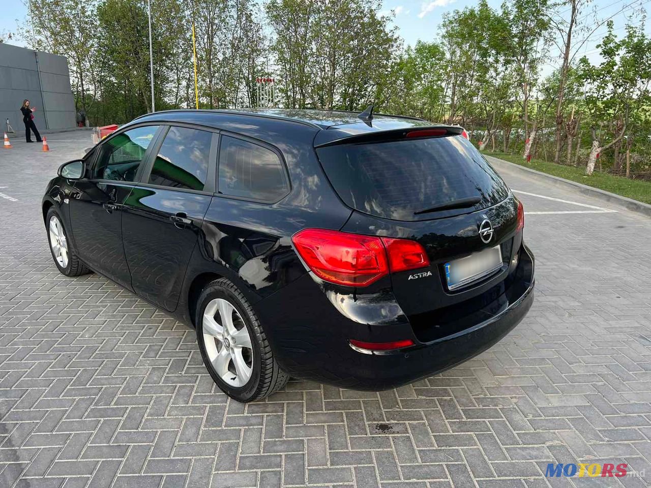 2012' Opel Astra photo #6