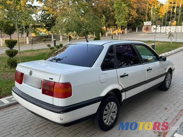 1992' Volkswagen Passat photo #6