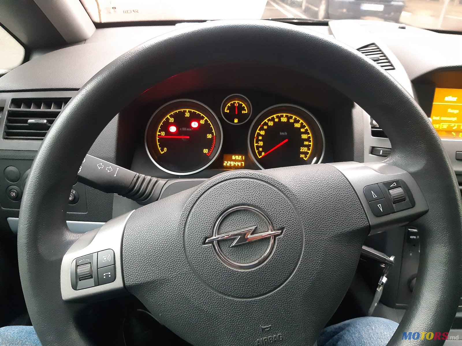 2007' Opel Zafira B photo #1