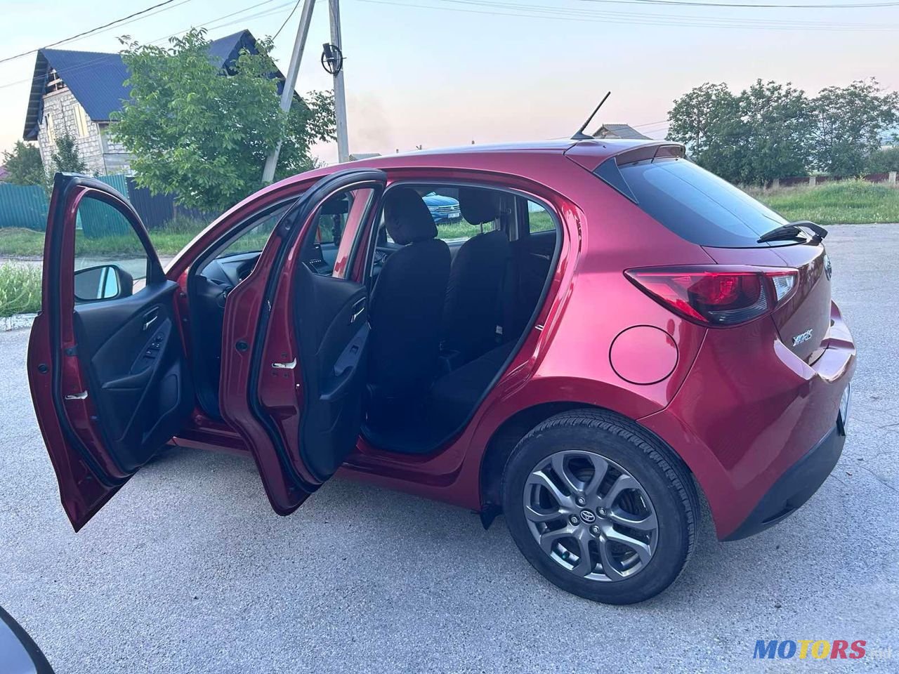 2020' Toyota Yaris photo #6