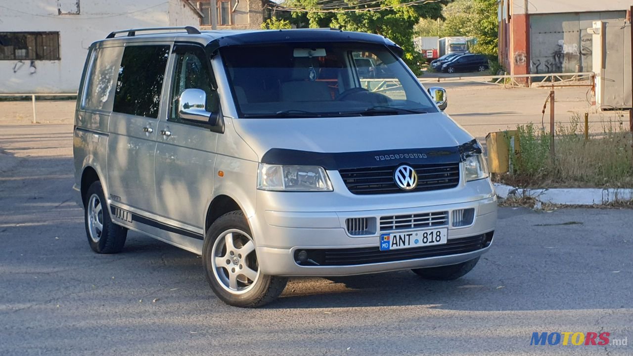 2005' Volkswagen Transporter photo #3