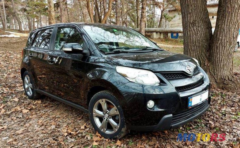 2010' Toyota Urban Cruiser photo #2