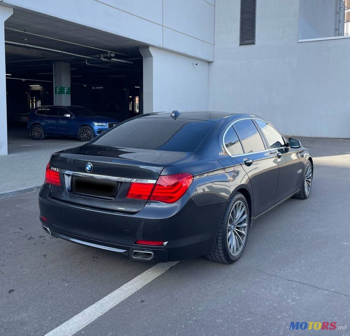 2011' BMW 7 Series photo #3