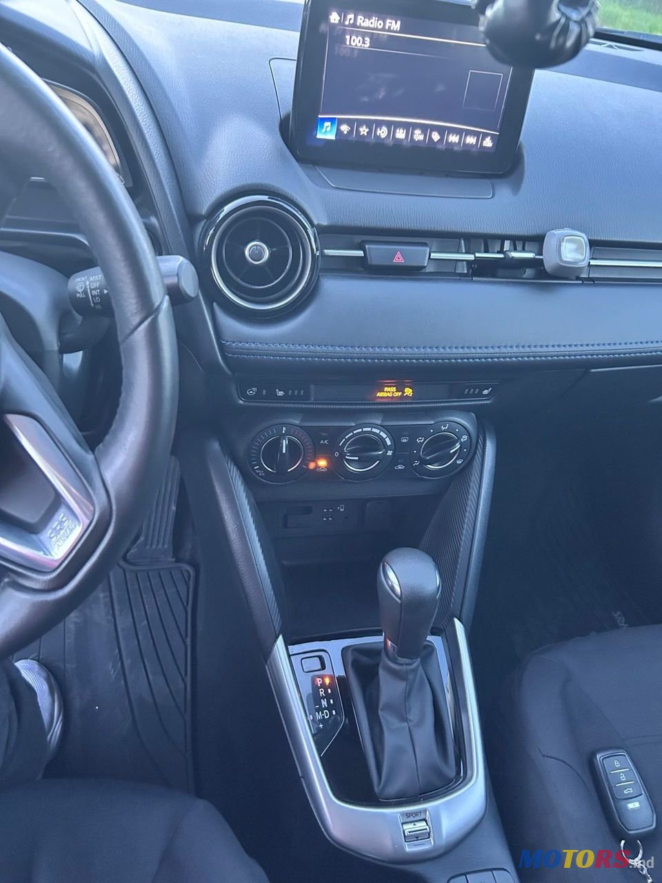 2020' Toyota Yaris photo #5
