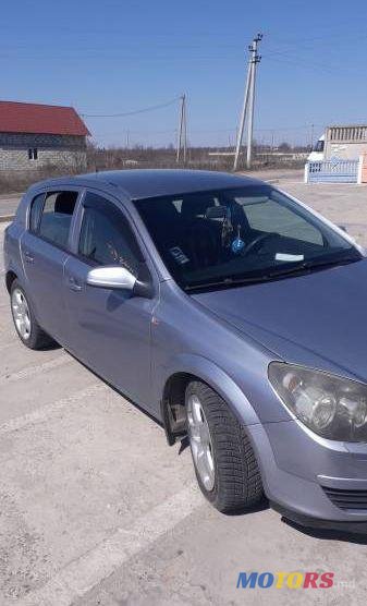 2005' Opel Astra photo #1