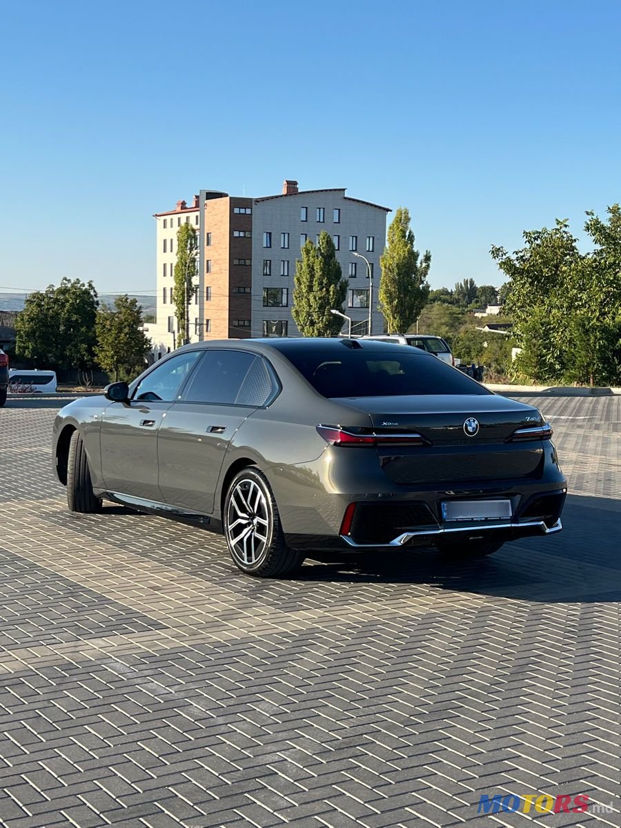 2024' BMW 7 Series photo #4