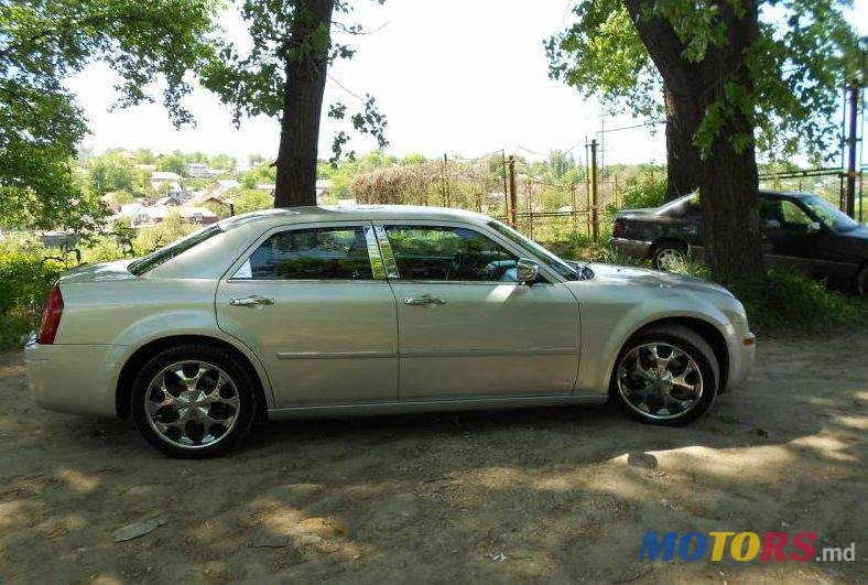 2007' Chrysler 300C photo #1