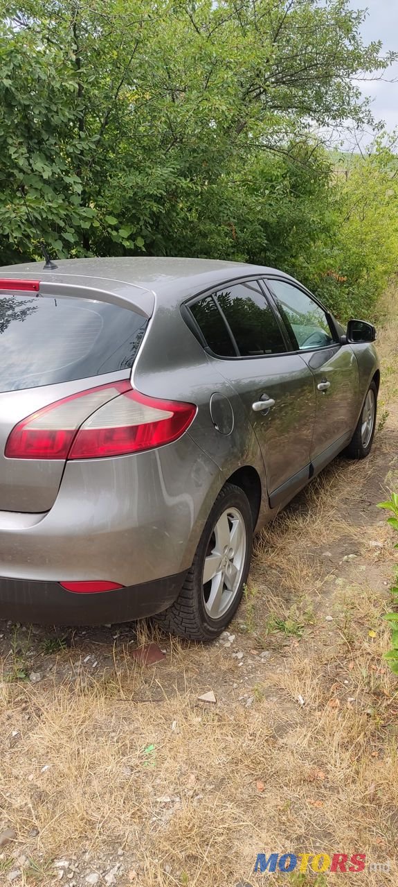 2009' Renault Megane photo #6