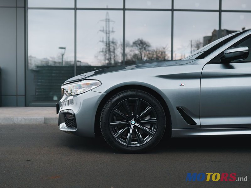 2018' BMW 5 Series photo #3