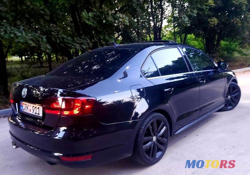 2012' Volkswagen Jetta photo #5
