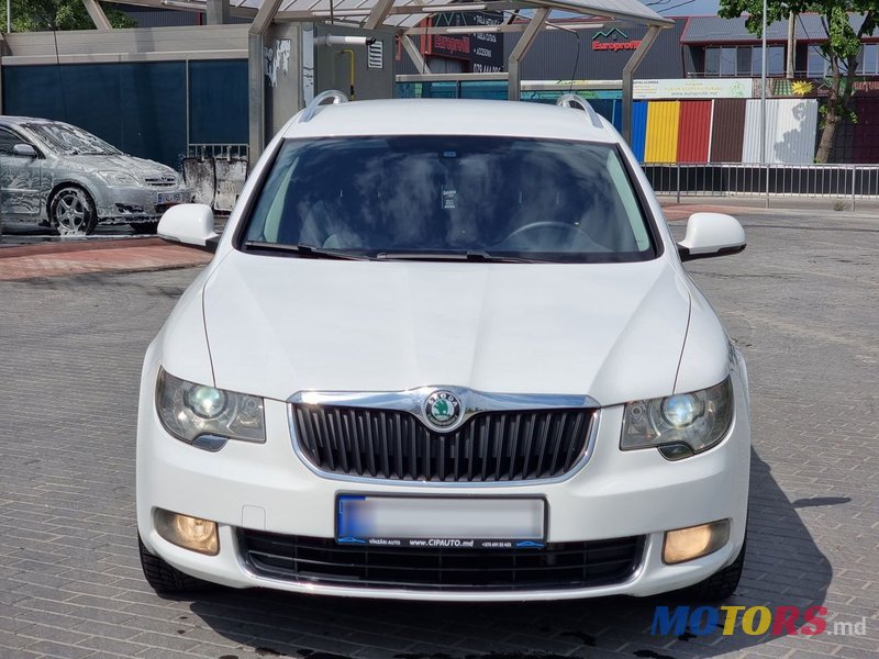 2012' Skoda Superb photo #2