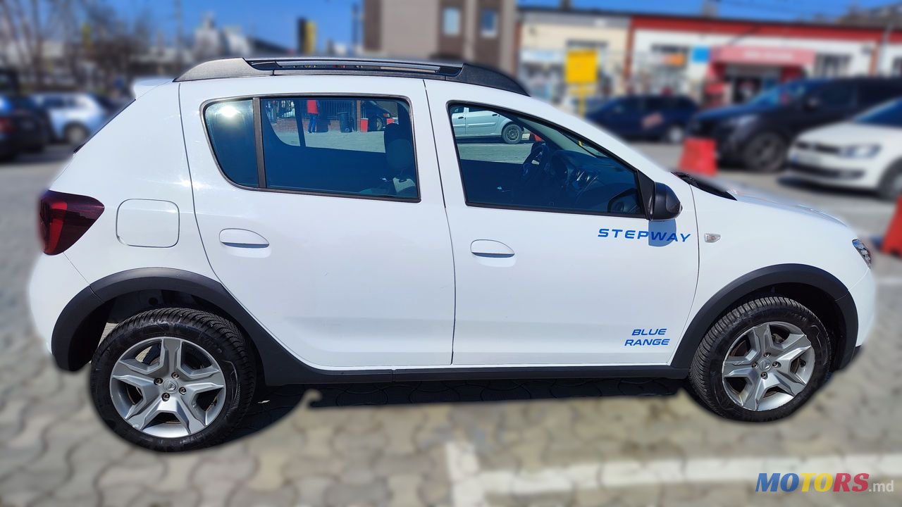 2017' Dacia Sandero Stepway photo #4