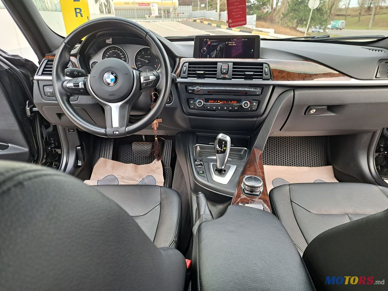 2013' BMW 3 Series photo #5