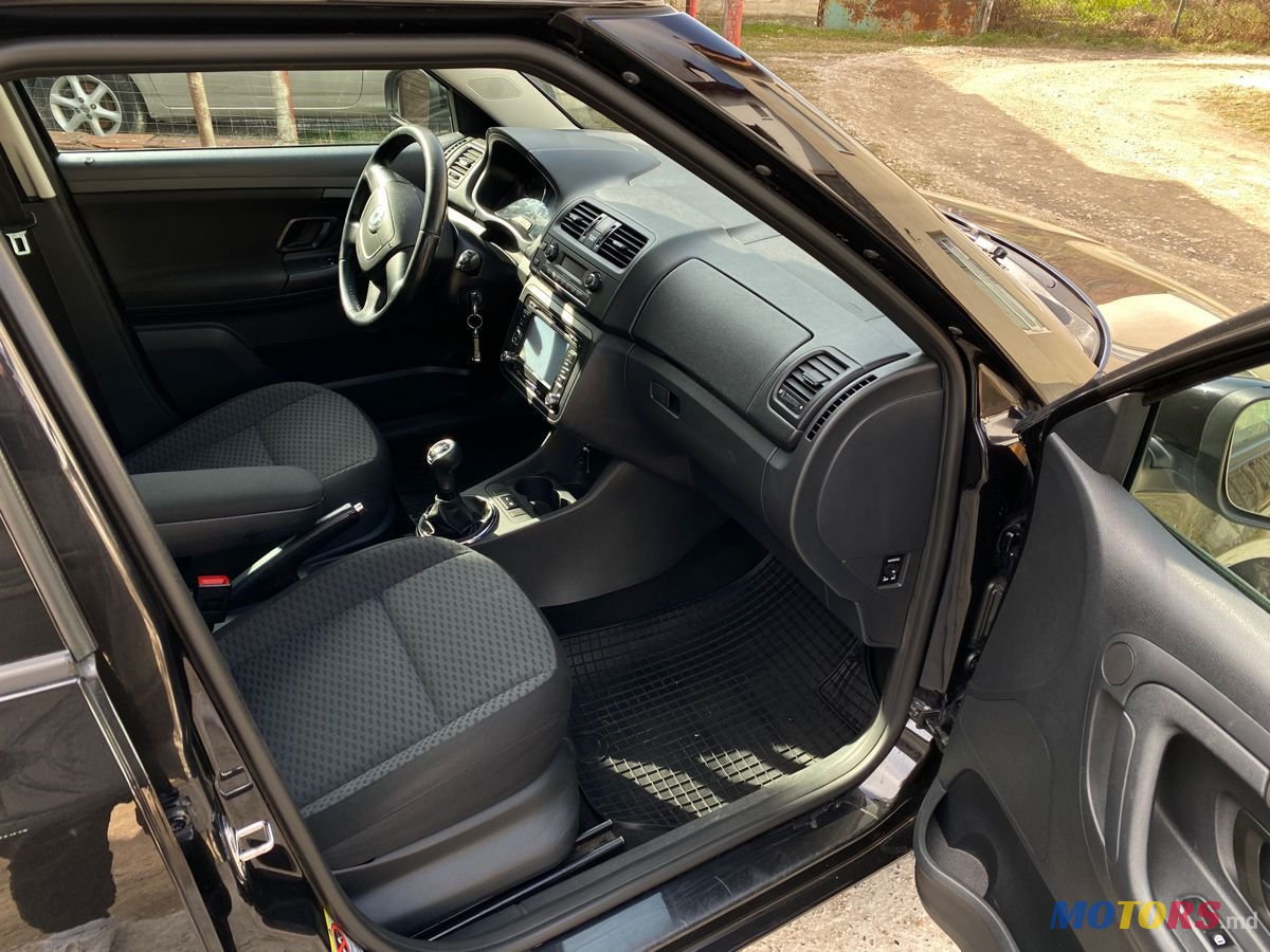 2012' Skoda Fabia photo #6