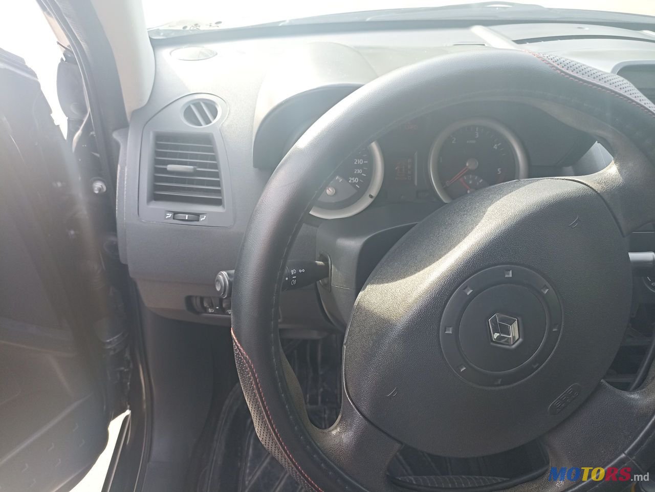 2005' Renault Megane photo #3