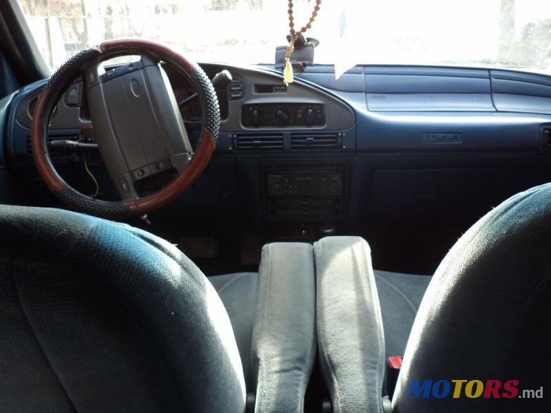 1993' Ford Taurus photo #2