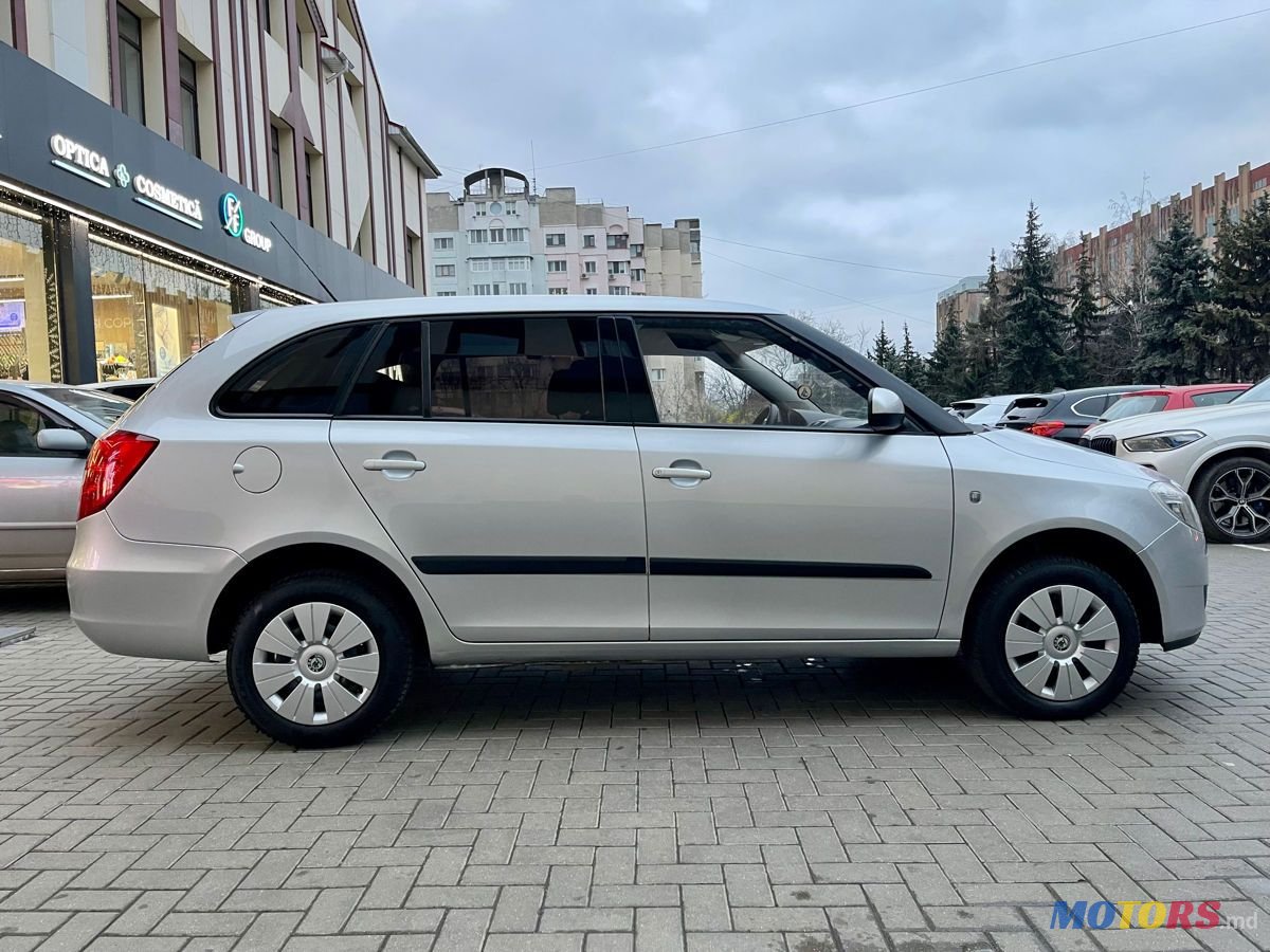 2008' Skoda Fabia photo #3