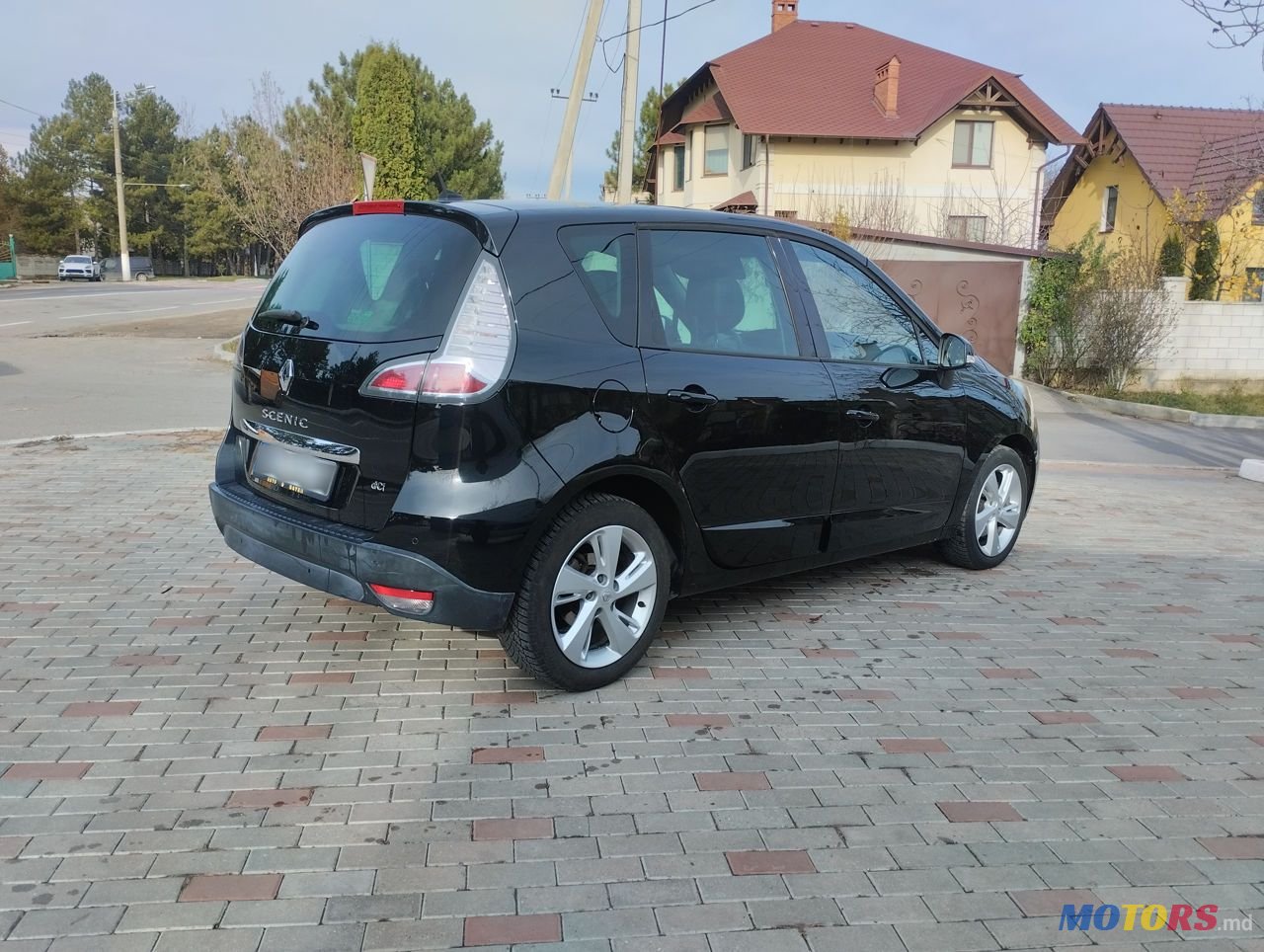 2013' Renault Scenic photo #1