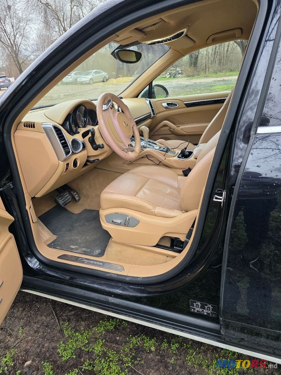 2013' Porsche Cayenne photo #3