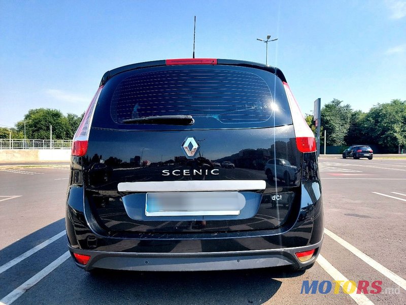 2012' Renault Grand Scenic photo #5