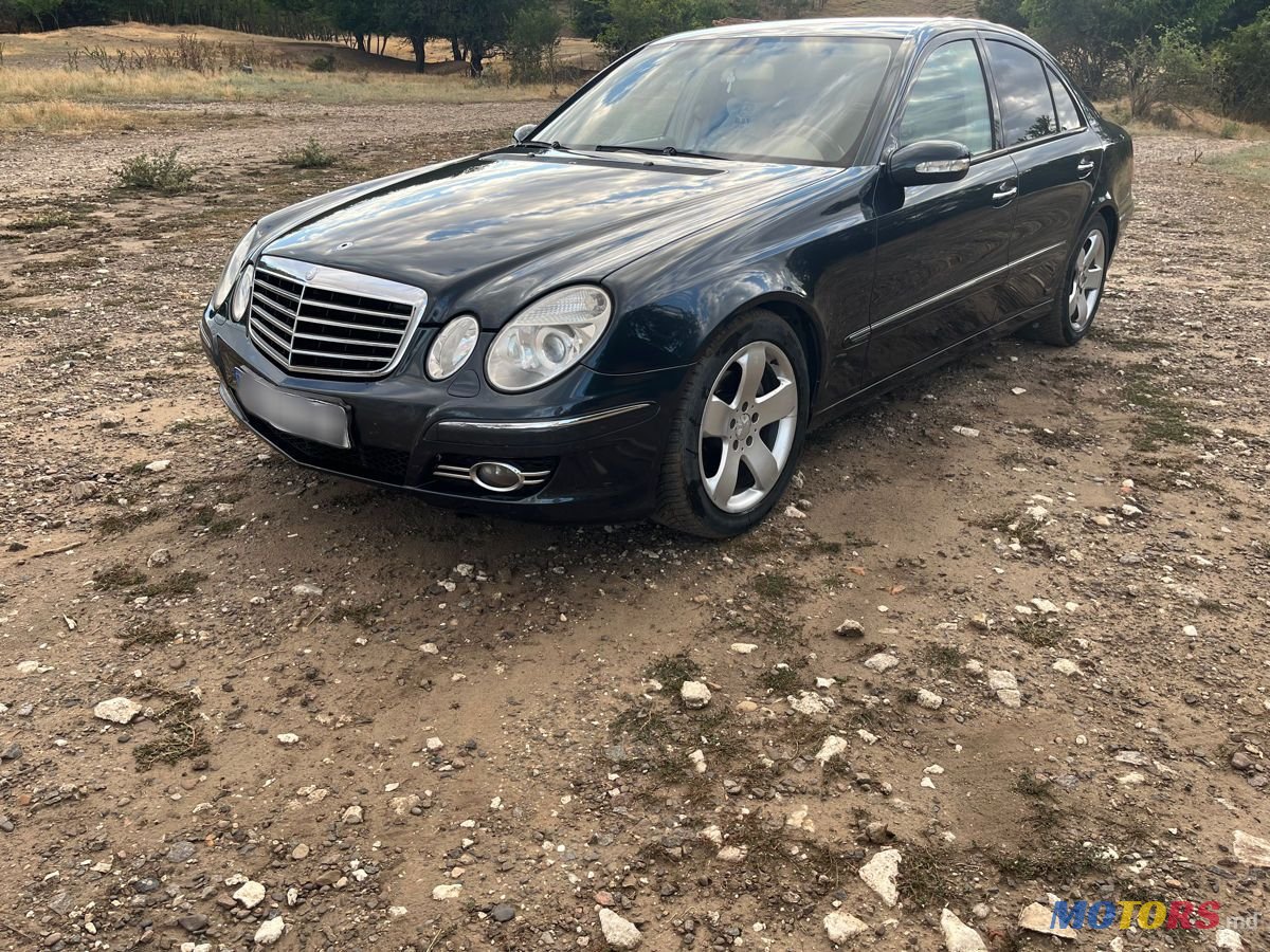 2004' Mercedes-Benz E-Class photo #3