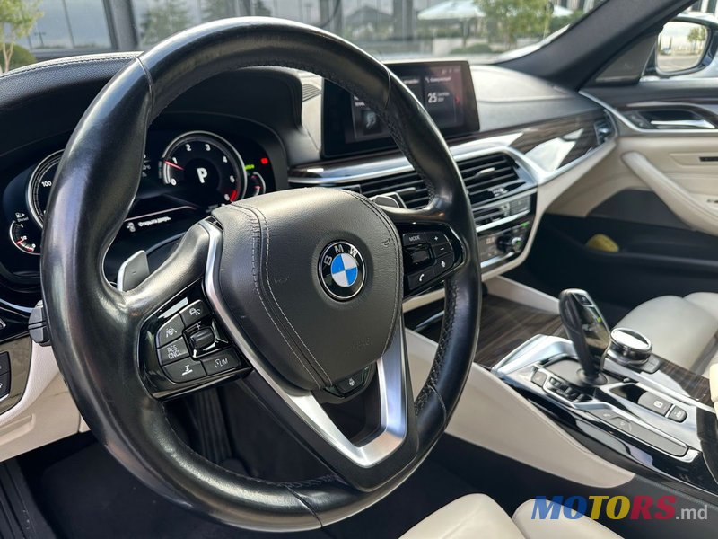 2017' BMW 5 Series photo #6